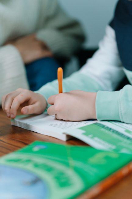 Preparación eficaz para el DELE B2: ¡Conviértete en un experto! 3 Desarrollo de habilidades clave: Comprensión auditiva, lectura, escritura y expresión oral